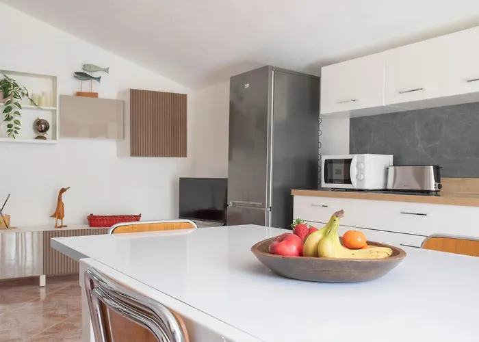 Silla House - A Due Passi Dal * Мальграте